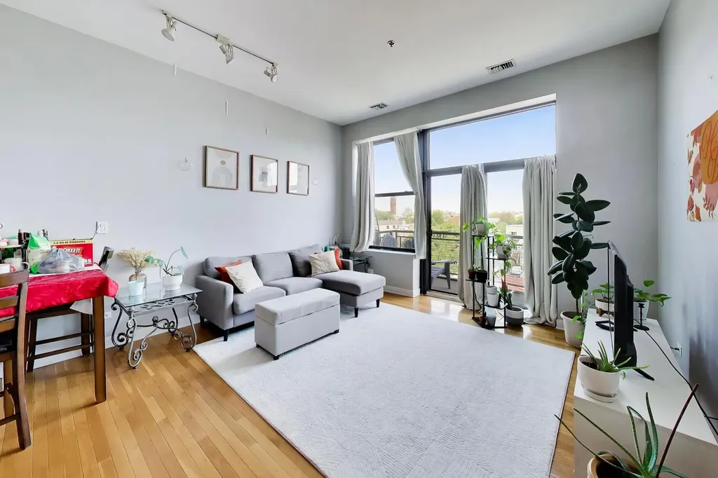 1 South Leavitt Street Chicago IL 60612