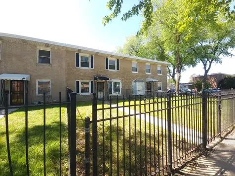 257 West Swann Street Chicago IL 60609