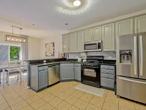 6051 Canterbury Lane Hoffman Estates IL 60192