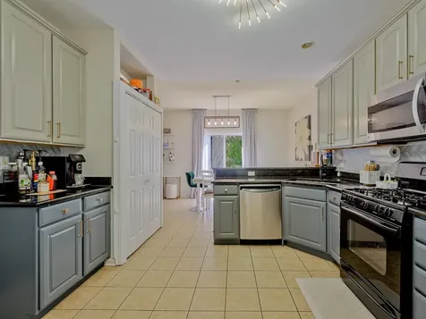 6051 Canterbury Lane Hoffman Estates IL 60192