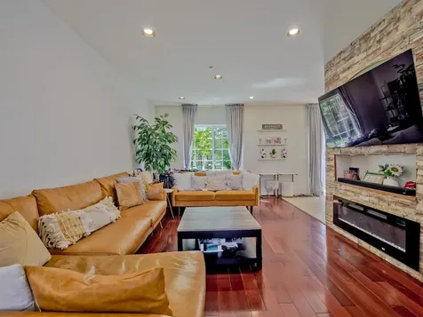 6051 Canterbury Lane Hoffman Estates IL 60192