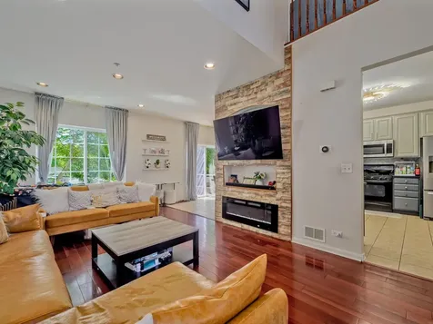 6051 Canterbury Lane Hoffman Estates IL 60192