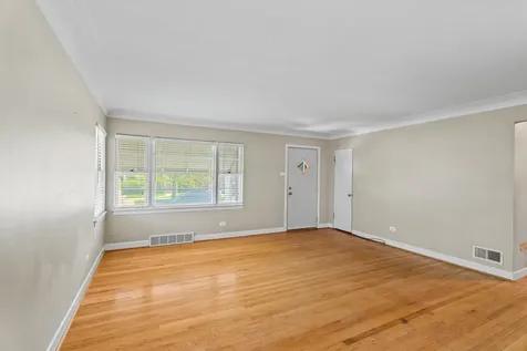 4610 West 97th Place Oak Lawn IL 60453