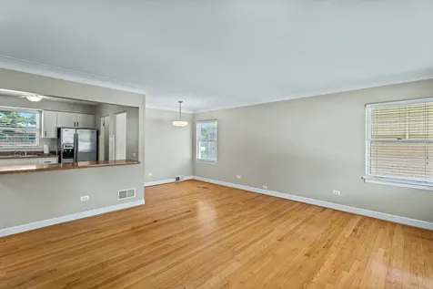4610 West 97th Place Oak Lawn IL 60453