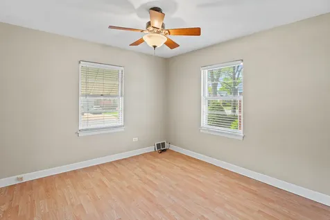 4610 West 97th Place Oak Lawn IL 60453