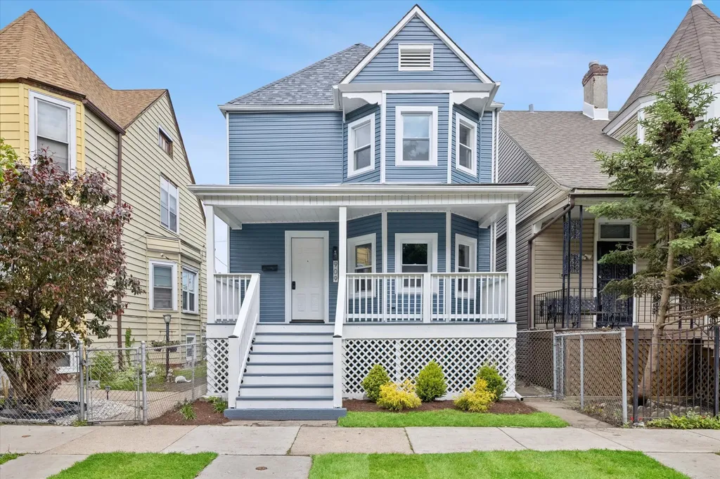 909 North Lockwood Avenue Chicago IL 60651