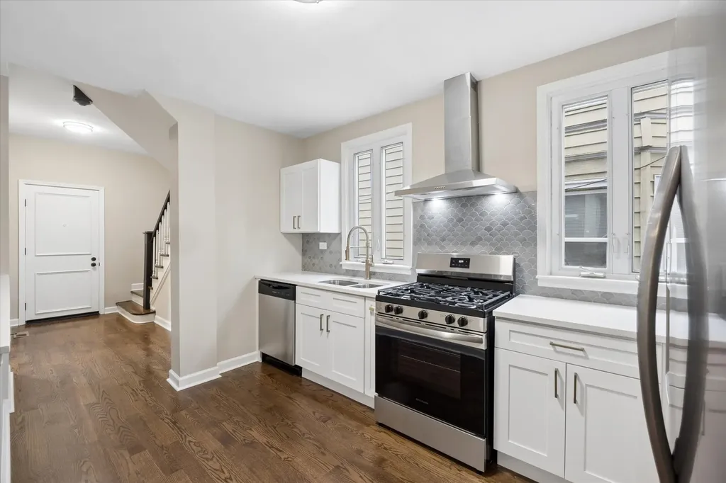 909 North Lockwood Avenue Chicago IL 60651