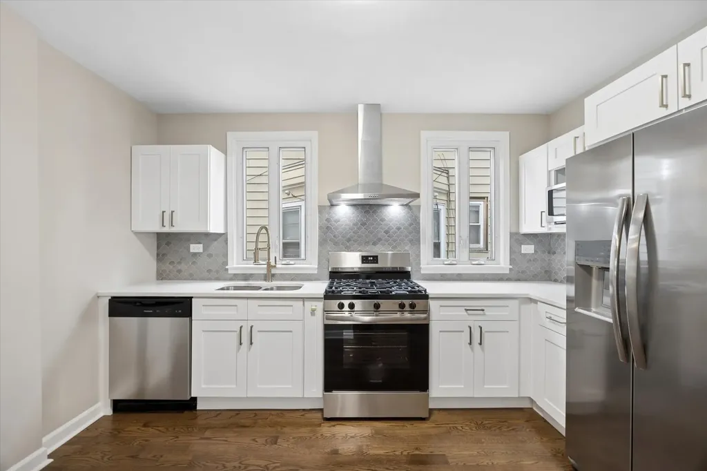 909 North Lockwood Avenue Chicago IL 60651