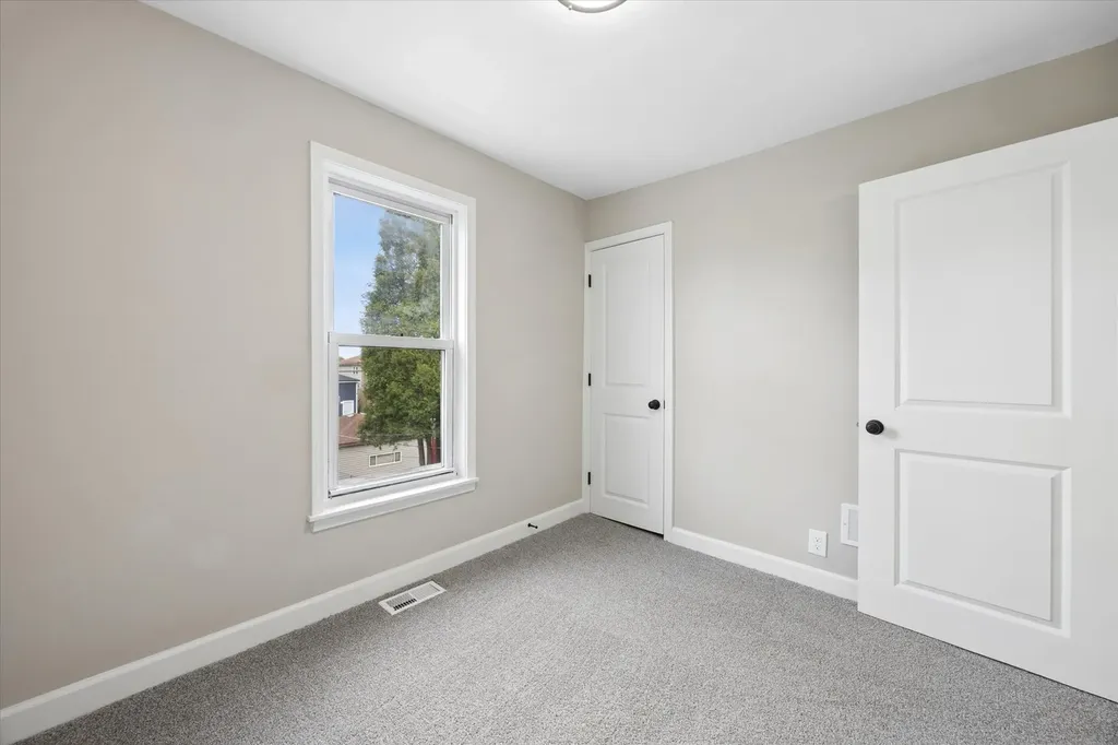 909 North Lockwood Avenue Chicago IL 60651