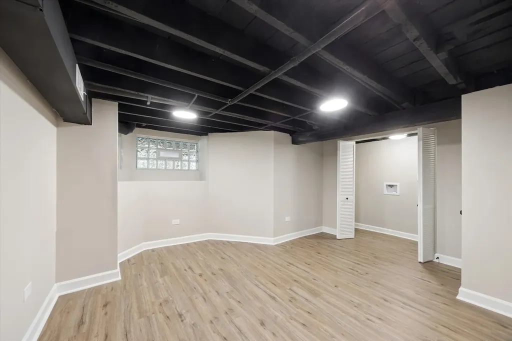 909 North Lockwood Avenue Chicago IL 60651