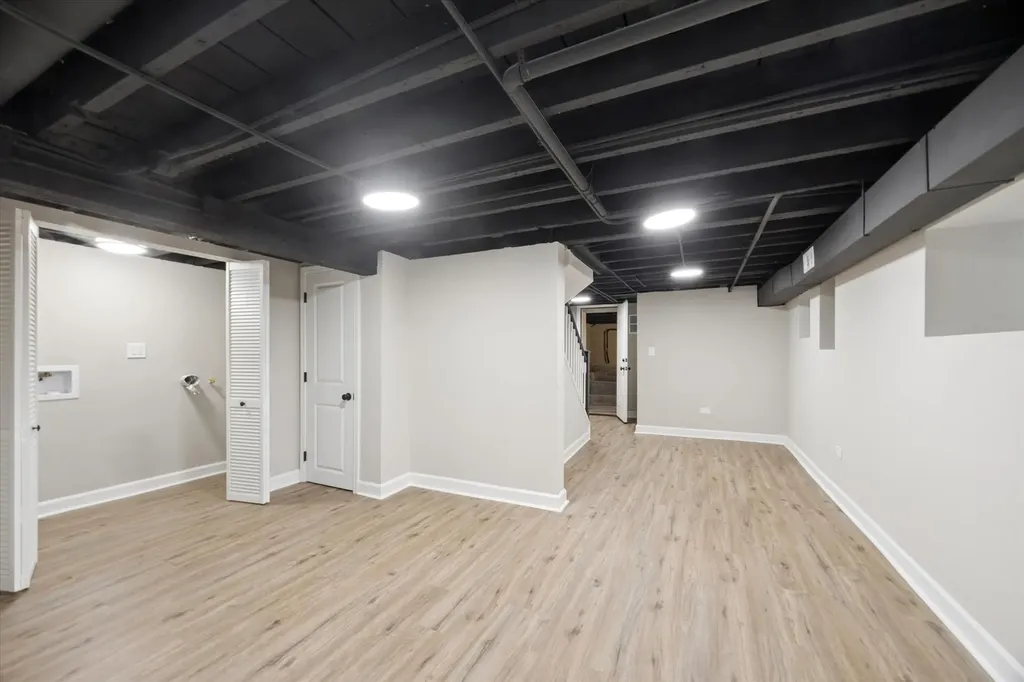 909 North Lockwood Avenue Chicago IL 60651