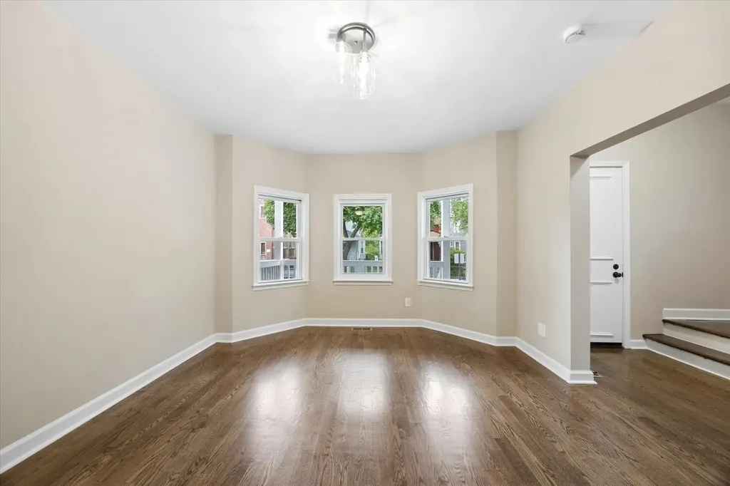 909 North Lockwood Avenue Chicago IL 60651