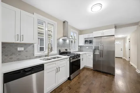 909 North Lockwood Avenue Chicago IL 60651