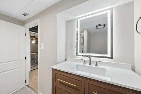 909 North Lockwood Avenue Chicago IL 60651