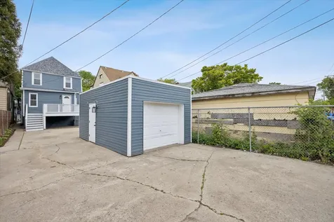 909 North Lockwood Avenue Chicago IL 60651