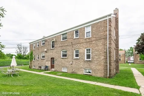 4232 West Nelson Street Chicago IL 60641