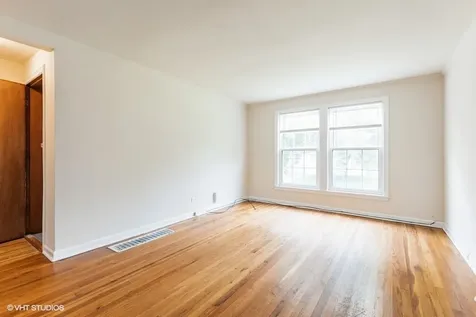4232 West Nelson Street Chicago IL 60641