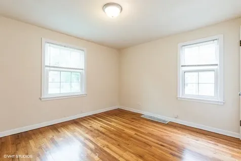 4232 West Nelson Street Chicago IL 60641
