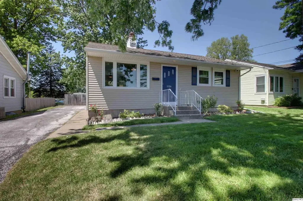 1126 South 16th Street Quincy IL 62301