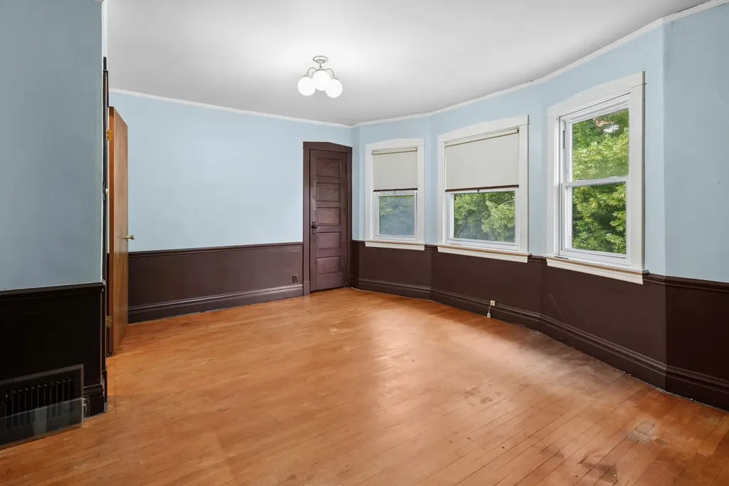 5325 West Berteau Avenue Chicago IL 60641