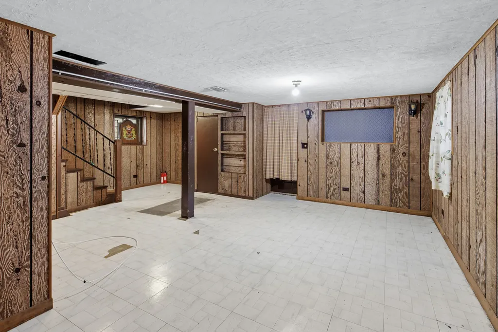5325 West Berteau Avenue Chicago IL 60641