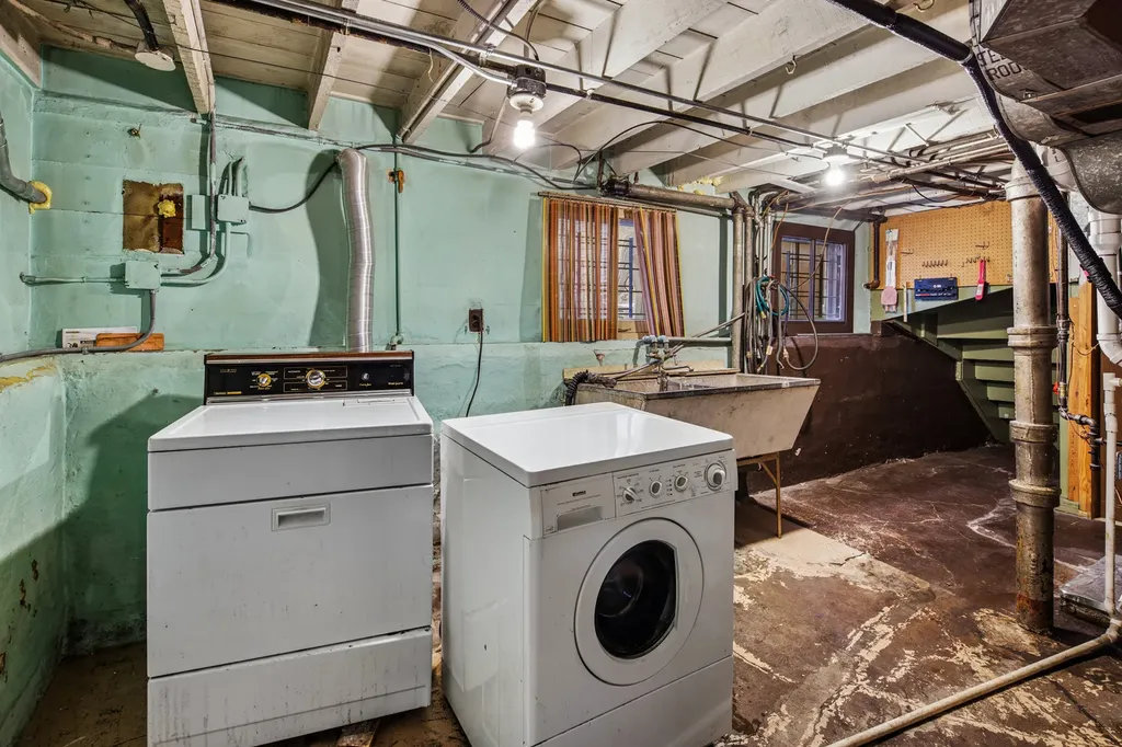 5325 West Berteau Avenue Chicago IL 60641