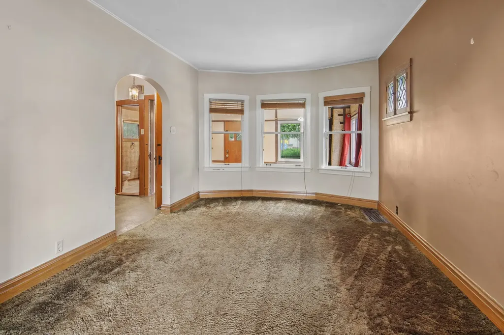 5325 West Berteau Avenue Chicago IL 60641