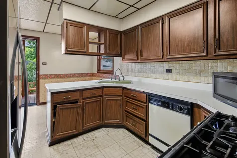 5325 West Berteau Avenue Chicago IL 60641