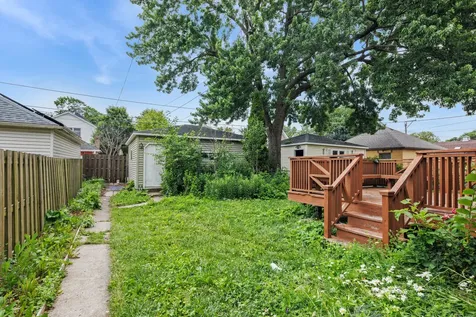 5325 West Berteau Avenue Chicago IL 60641