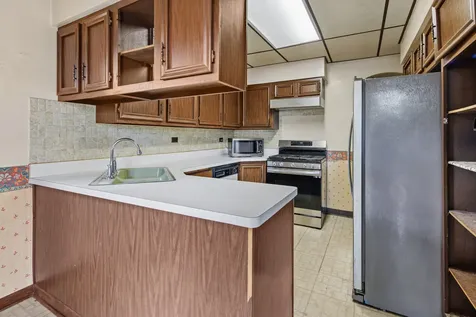 5325 West Berteau Avenue Chicago IL 60641
