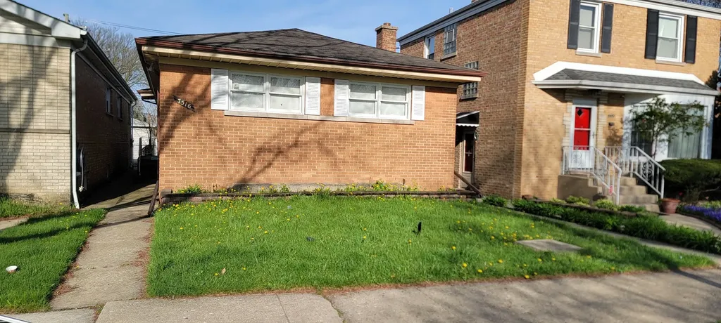 7516 North California Avenue Chicago IL 60645