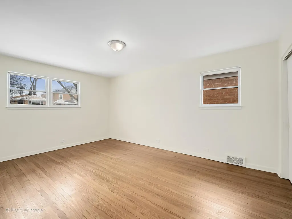 7516 North California Avenue Chicago IL 60645