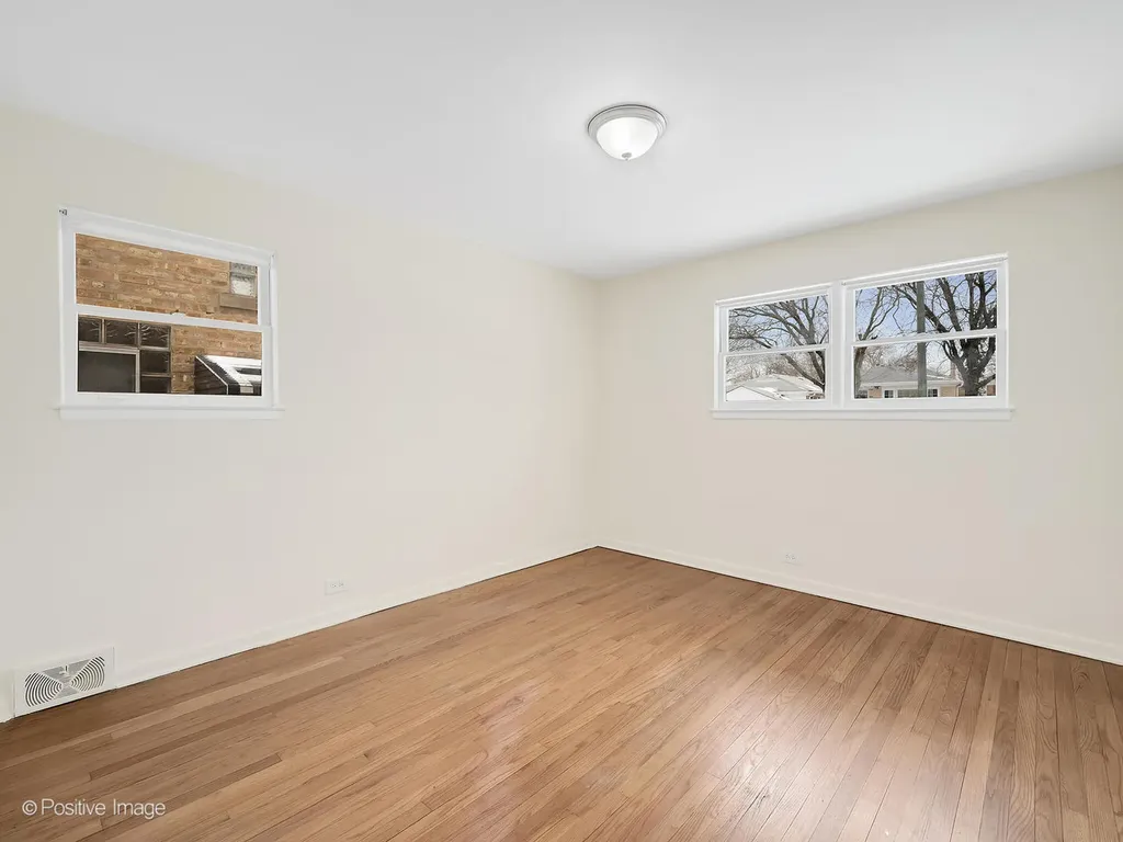 7516 North California Avenue Chicago IL 60645