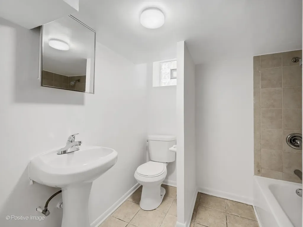 7516 North California Avenue Chicago IL 60645