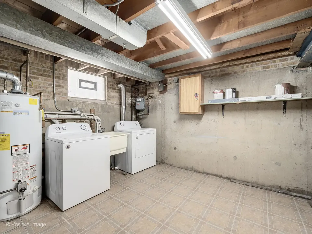 7516 North California Avenue Chicago IL 60645