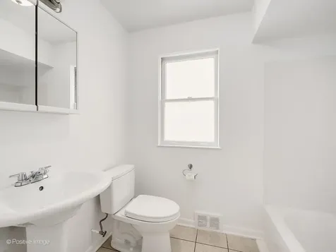 7516 North California Avenue Chicago IL 60645