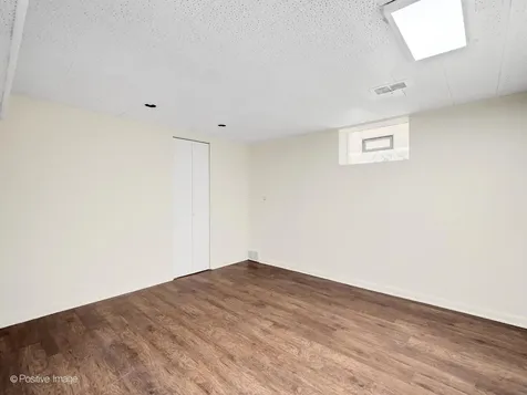 7516 North California Avenue Chicago IL 60645