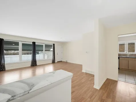 7516 North California Avenue Chicago IL 60645