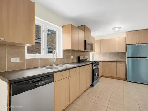 7516 North California Avenue Chicago IL 60645