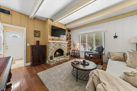 2244 Country Knoll Lane Elgin IL 60123
