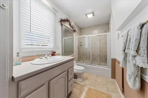 2244 Country Knoll Lane Elgin IL 60123