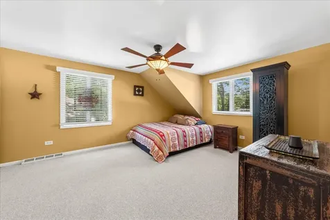 2244 Country Knoll Lane Elgin IL 60123