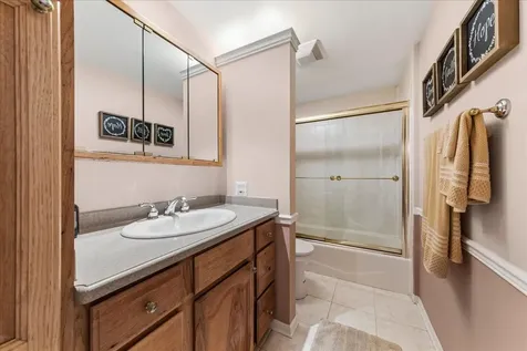 2244 Country Knoll Lane Elgin IL 60123