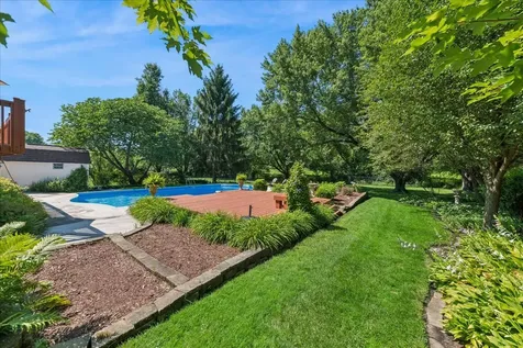 2244 Country Knoll Lane Elgin IL 60123