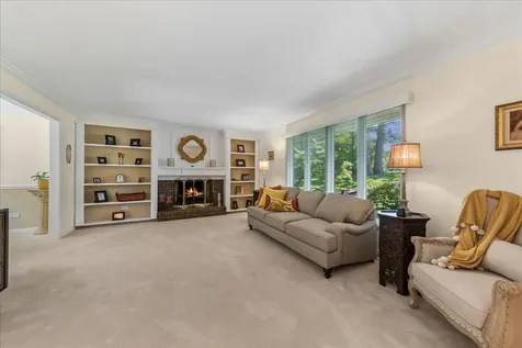 2244 Country Knoll Lane Elgin IL 60123