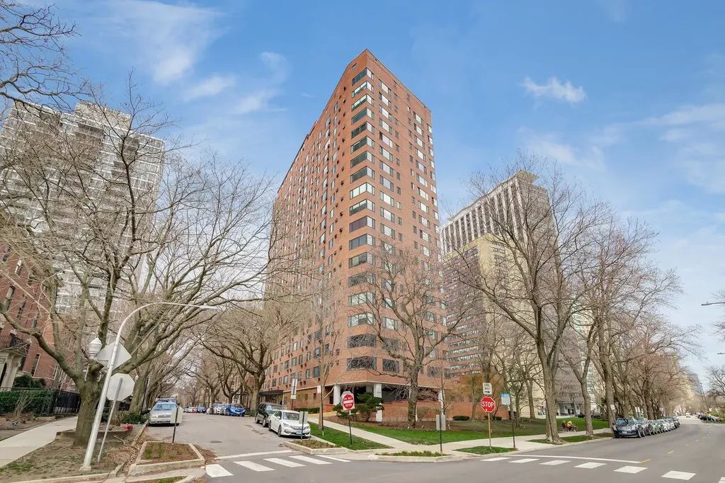 3100 North Lake Shore Drive Chicago IL 60657