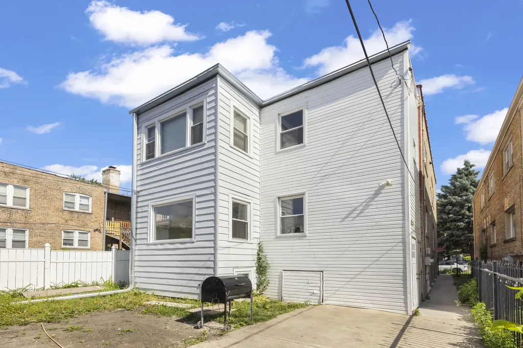5359 West Potomac Avenue Chicago IL 60651