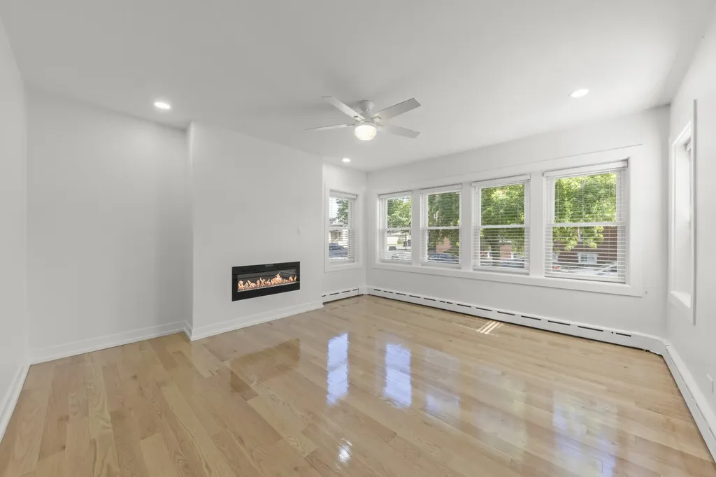5359 West Potomac Avenue Chicago IL 60651