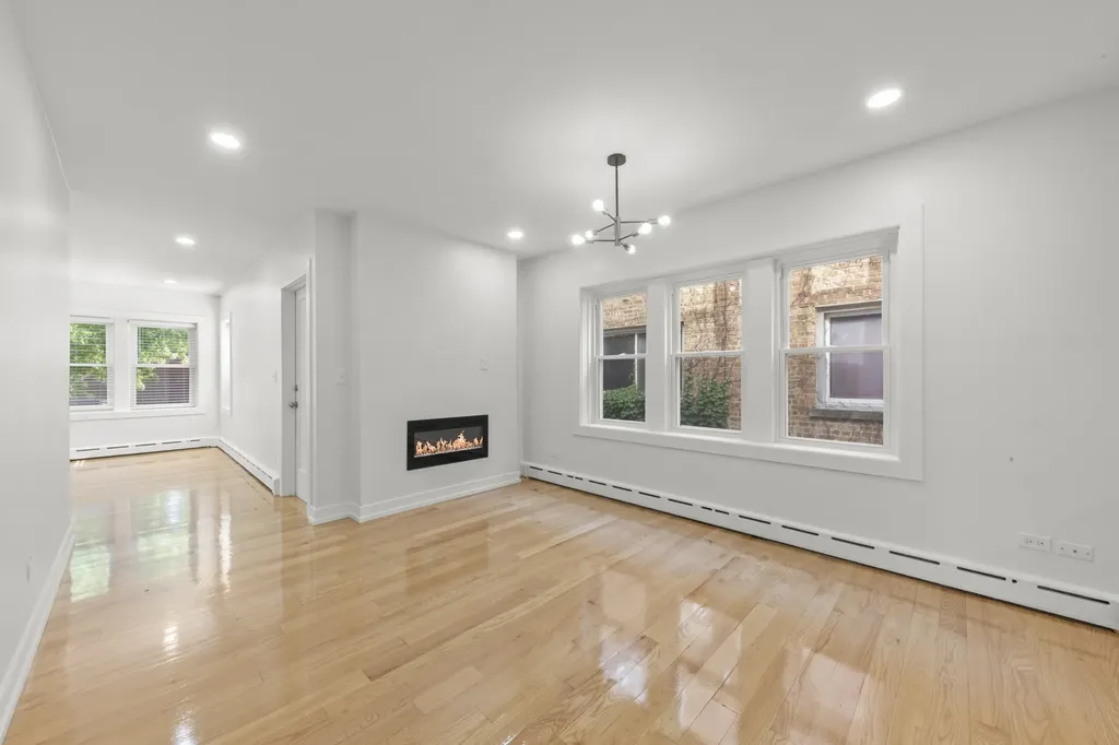 5359 West Potomac Avenue Chicago IL 60651