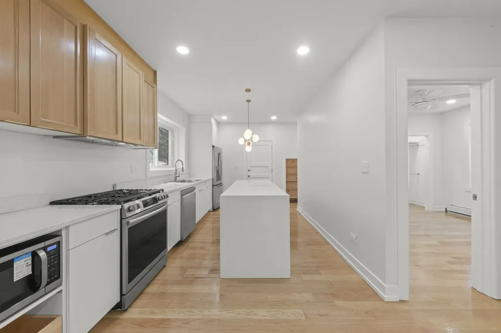 5359 West Potomac Avenue Chicago IL 60651